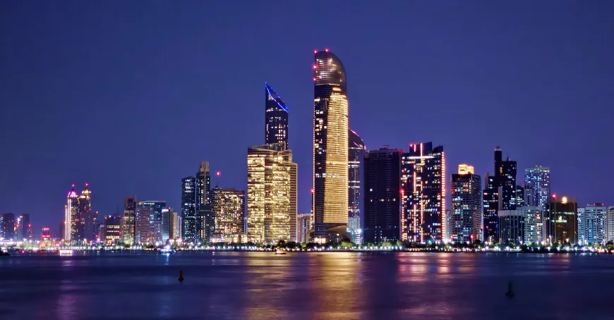 So Gelangen Sie vom Flughafen Abu Dhabi ins Stadtzentrum 