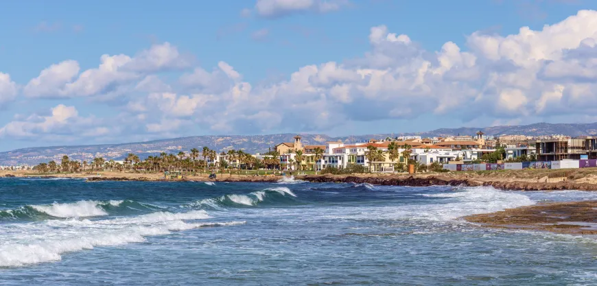 Wie Man von Nikosia zum Flughafen Paphos Kommt 