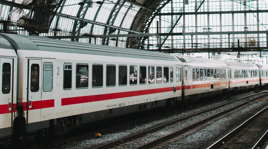 Wie komme ich vom Flughafen Nizza nach Antibes 