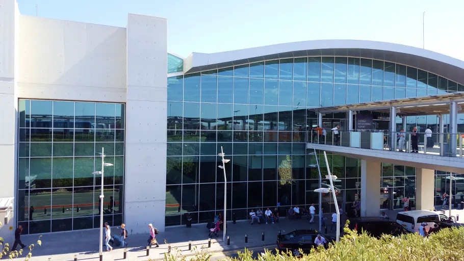 larnaca airport taxi