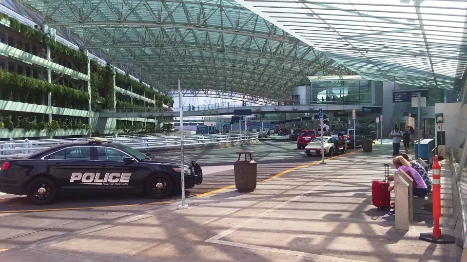 Shuttleservice zum Flughafen Portland 