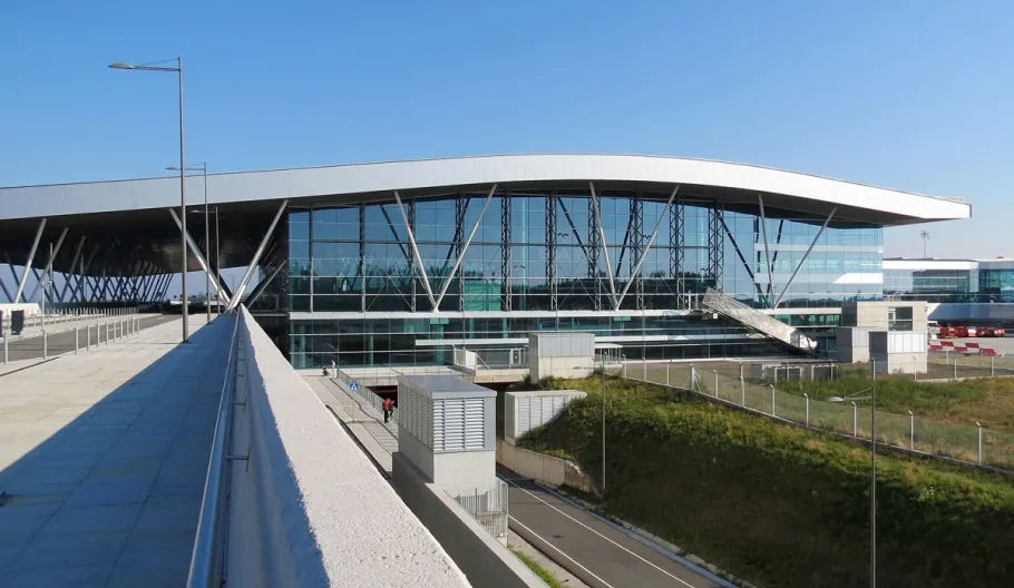 AtoB Flughafentransfers Santiago de Compostela (DEZA)