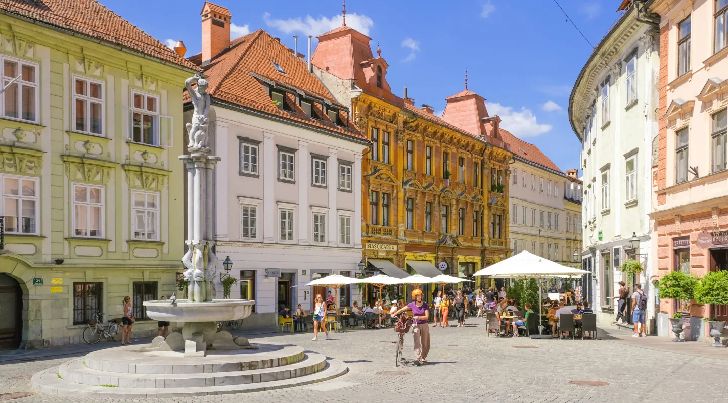 Wie man vom Flughafen Ljubljana nach Ljubljana Kommt