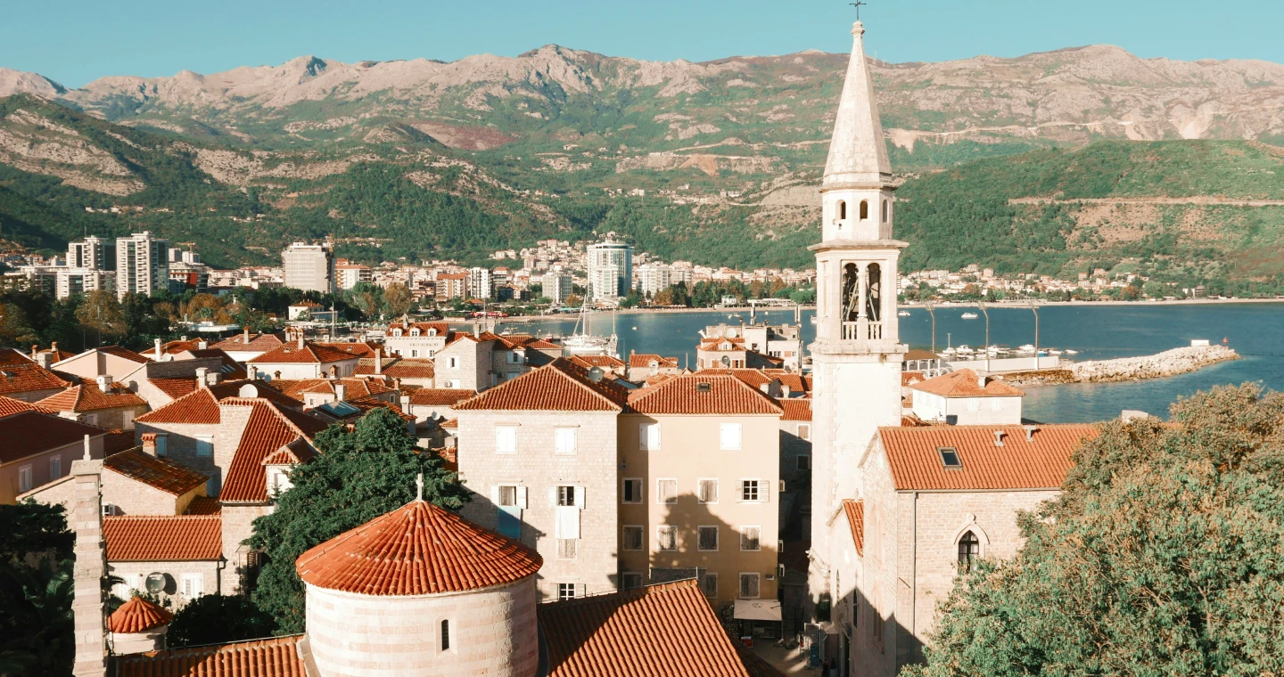 Cómo ir de Aeropuerto de Podgorica a Budva en Montenegro