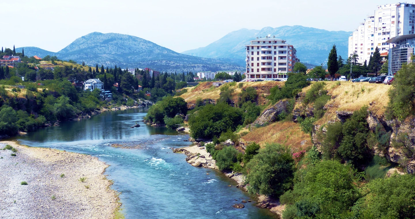 Cómo ir del Aeropuerto de Podgorica al Centro de Montenegro 