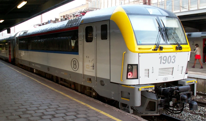 Сomment Aller de Aéroport de Charleroi Bruxelles-Sud à Bruxelles