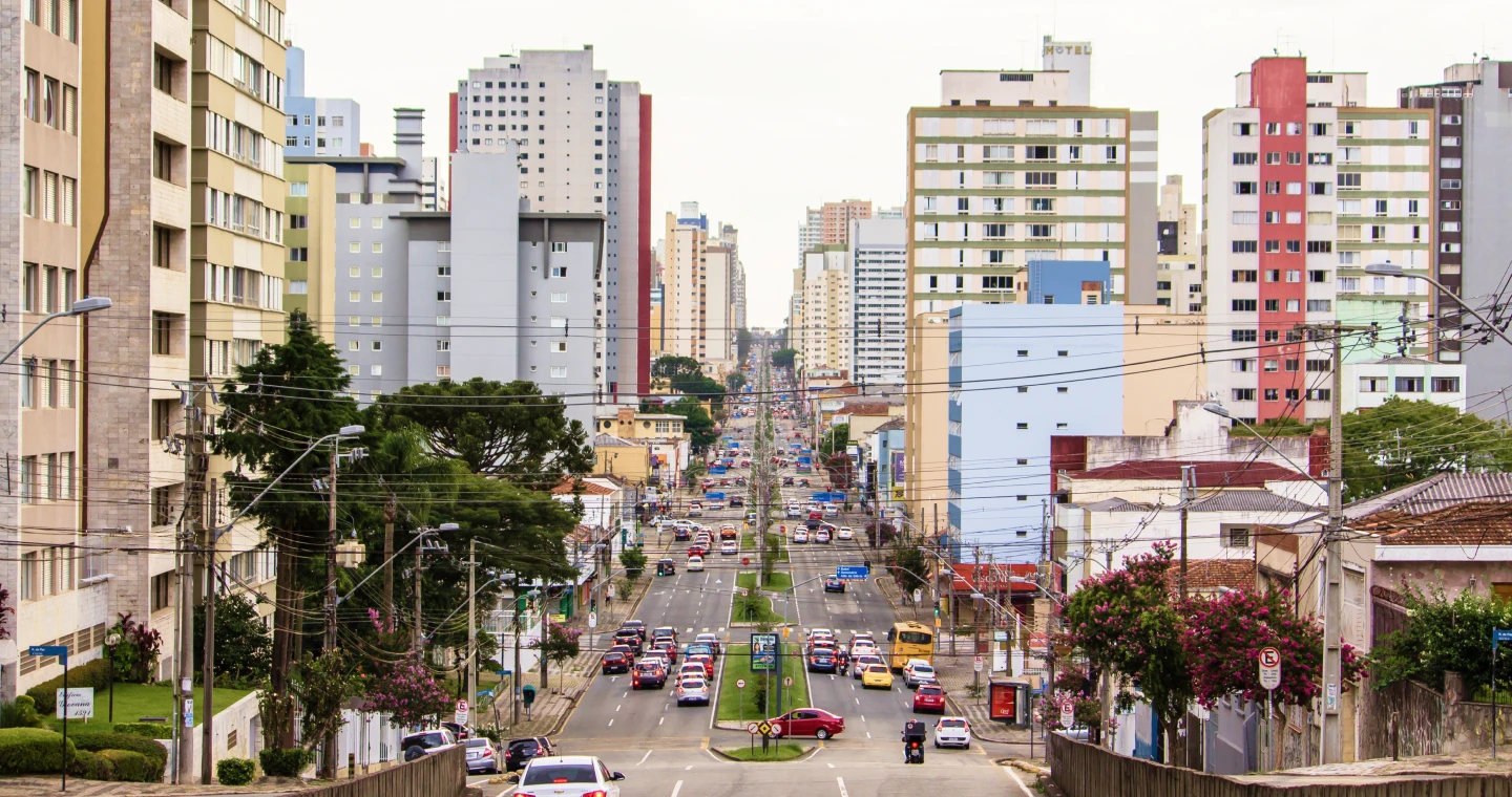 Сomment Aller de Aéroport International de Curitiba à Centre-Ville au Brésil