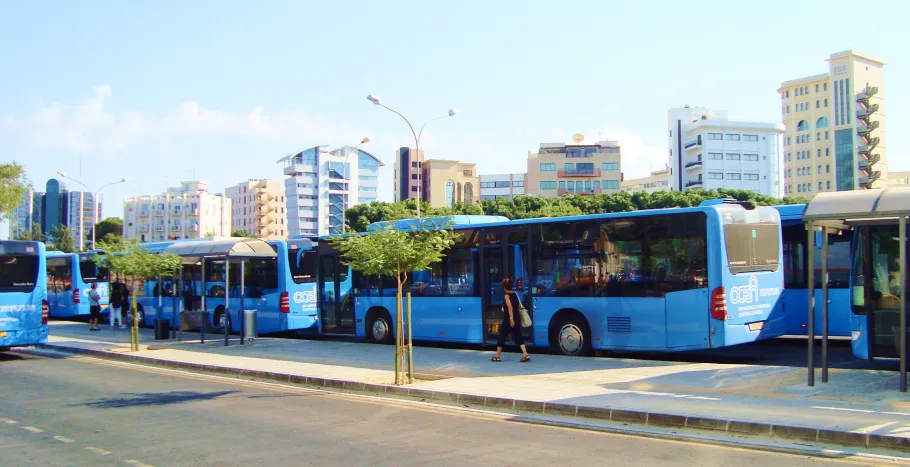 Taksówka z Limassol na Lotnisko w Larnace