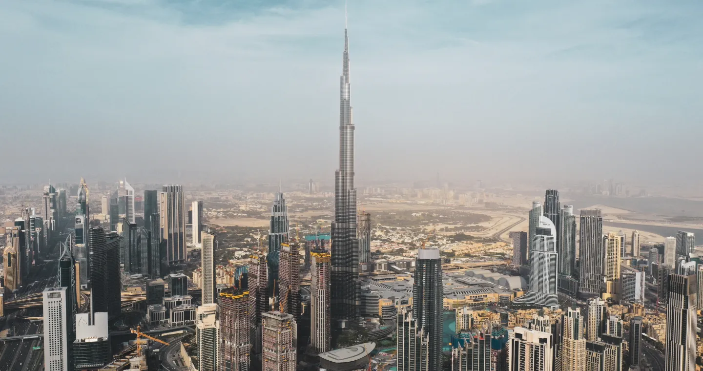 Jak Dostać się z Lotniska w Dubaju do Centrum Miasta
