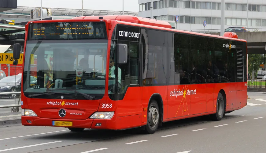 Dojazd z Lotniska w Amsterdamie do Lejdy Autobusem
