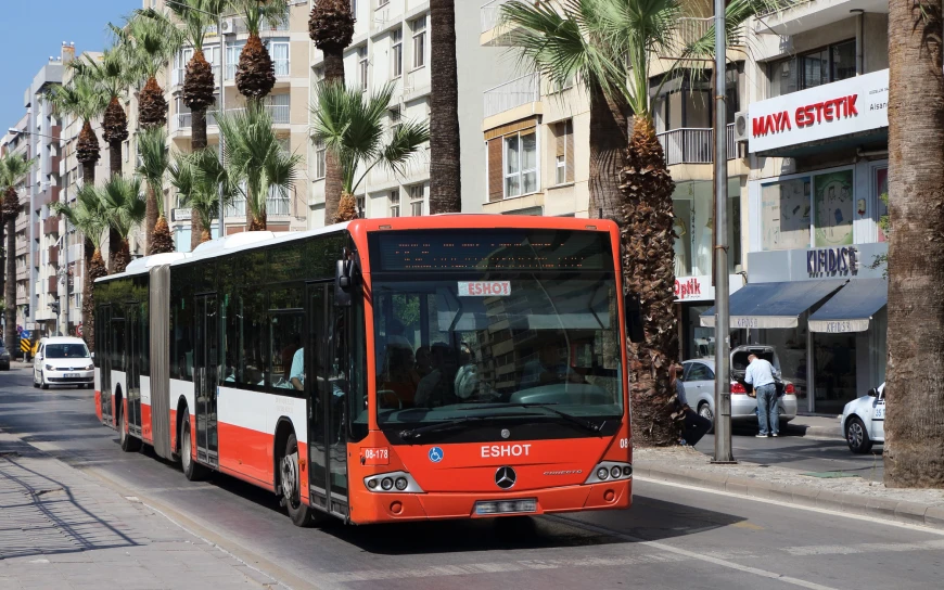 Dojazd z Lotniska w Izmirze do Centrum Miasta Autobusem