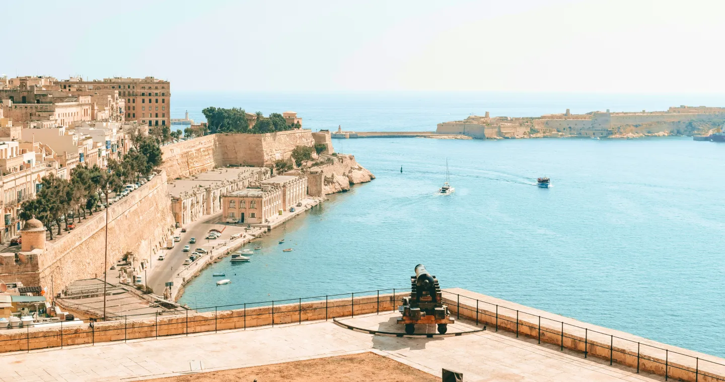 Jak Dostać się do Valletty z Międzynarodowego Lotniska na Malcie