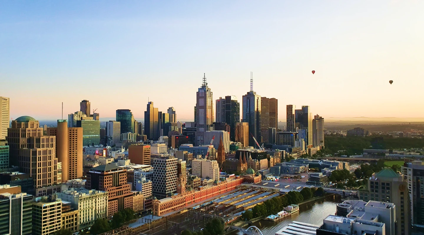 Jak Dostać się z Lotniska w Melbourne do Centrum Miasta