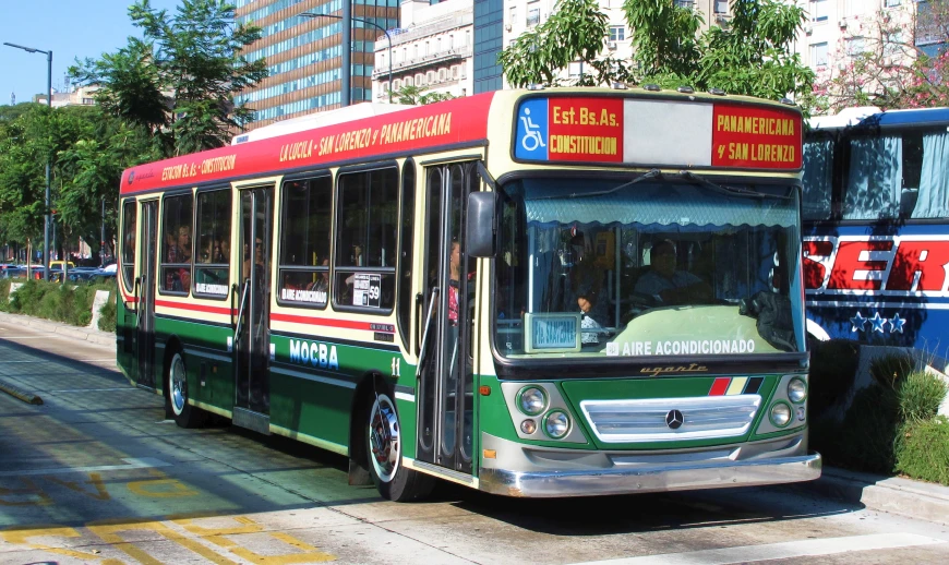 Jak Dojechać z Lotniska Jorge Newbery do Centrum Miasta w Buenos Aires