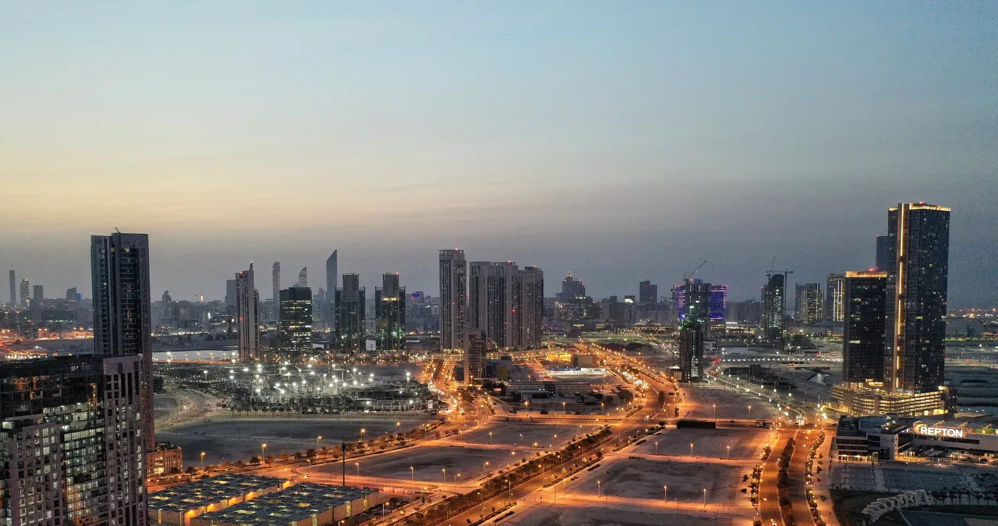 Abu Dabi'den Sharjah Havaalanına Nasıl Gidilir