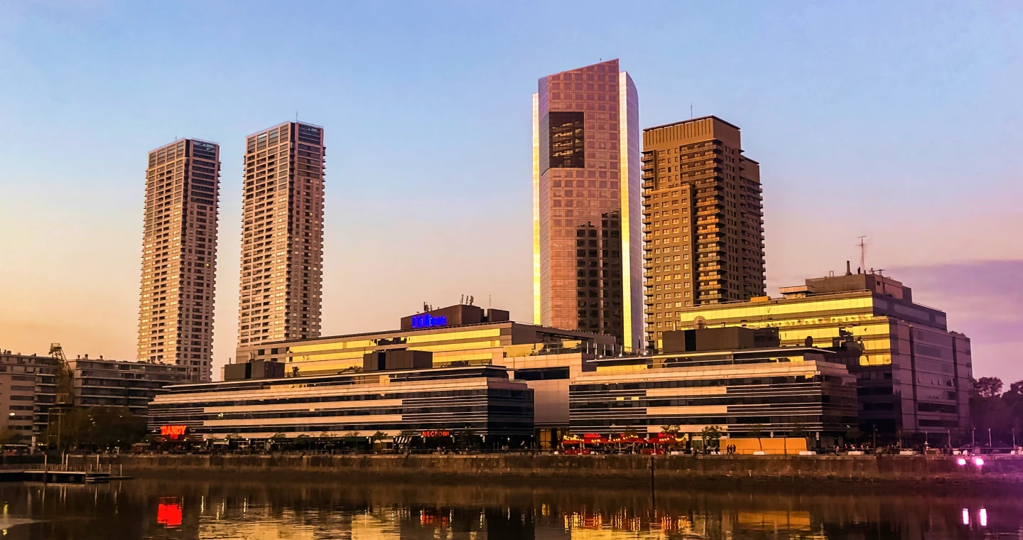 Jorge Newbery Havaalanından Buenos Aires'teki Ezeiza Havaalanına Nasıl Gidilir?