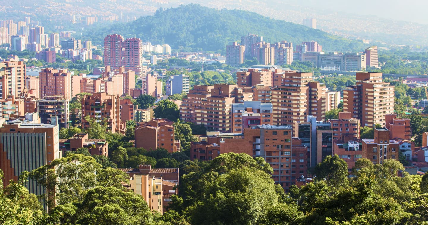 Як Дістатися з Аеропорту Медельїн до Ель-Побладо в Колумбії