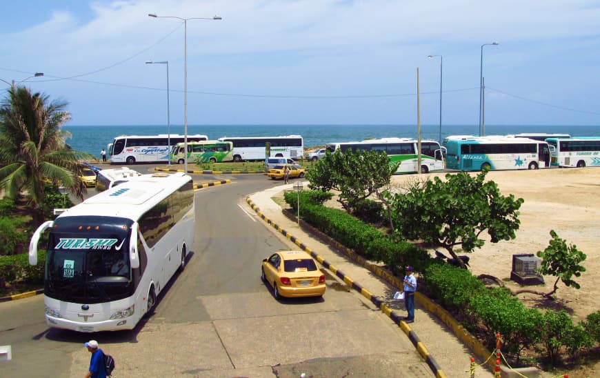 Як Дістатися з Аеропорту Картахени до Гецемані в Колумбії