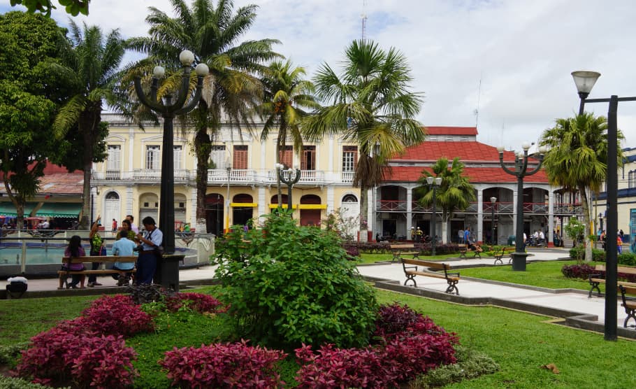 Як Дістатися з Аеропорту Ікітос до Центру Міста в Перу