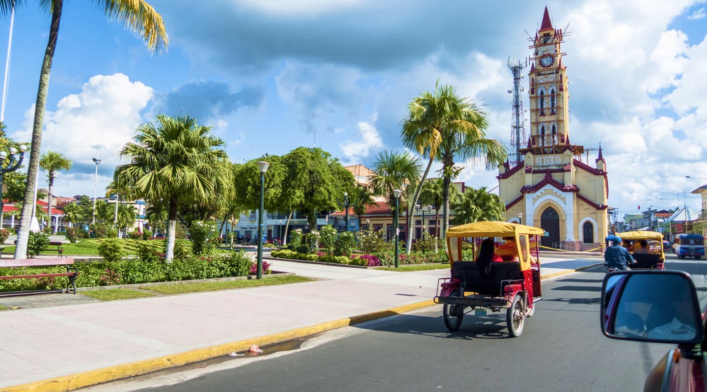 Як Дістатися з Аеропорту Ікітос до Центру Міста в Перу