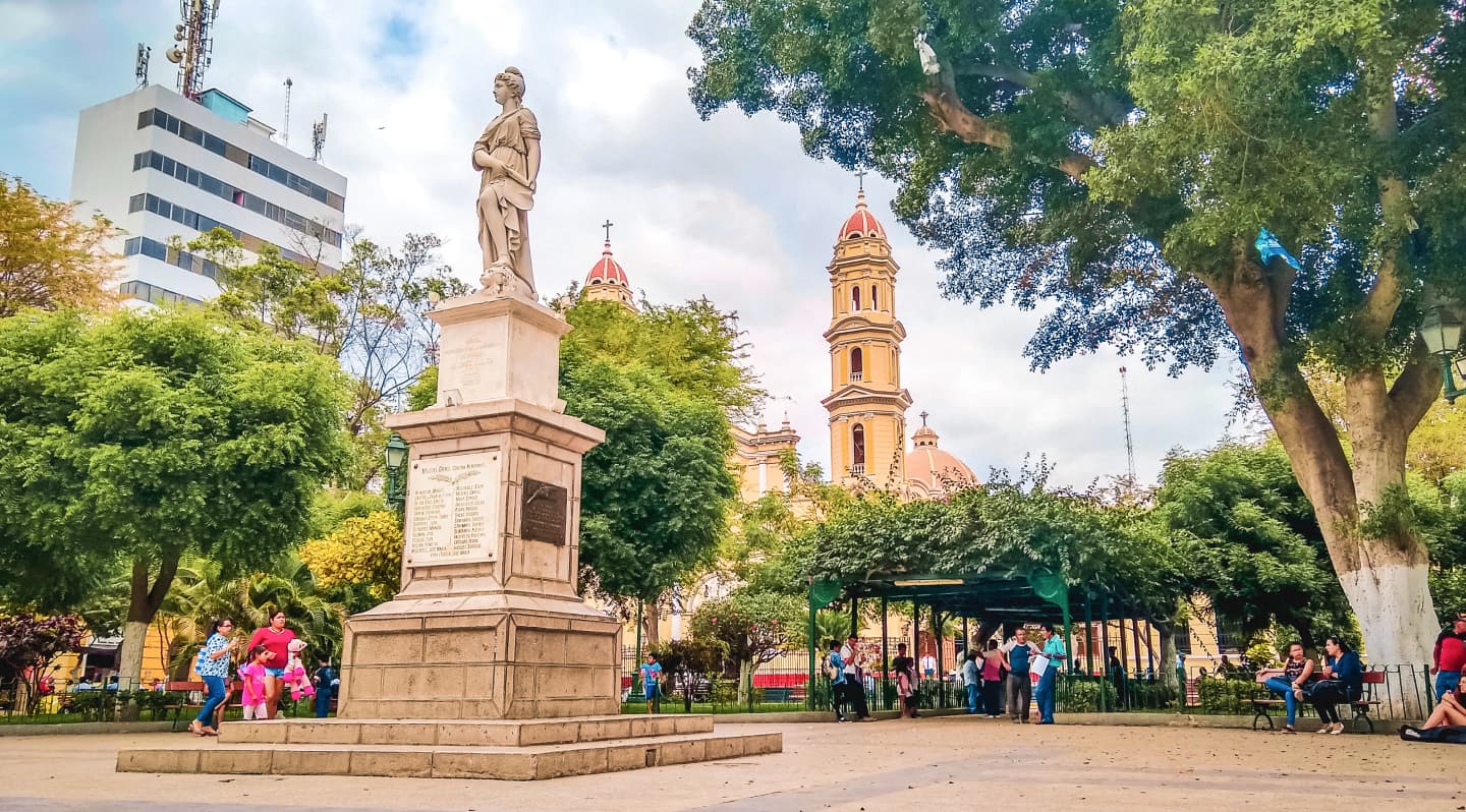 Як Дістатися з Аеропорту Піура до Центру Міста в Перу