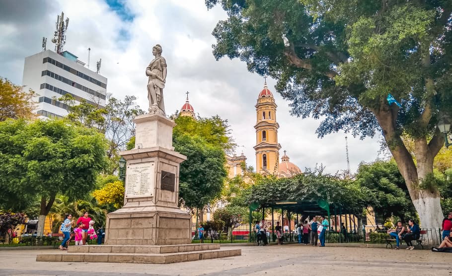 Як Дістатися з Аеропорту Піура до Центру Міста в Перу