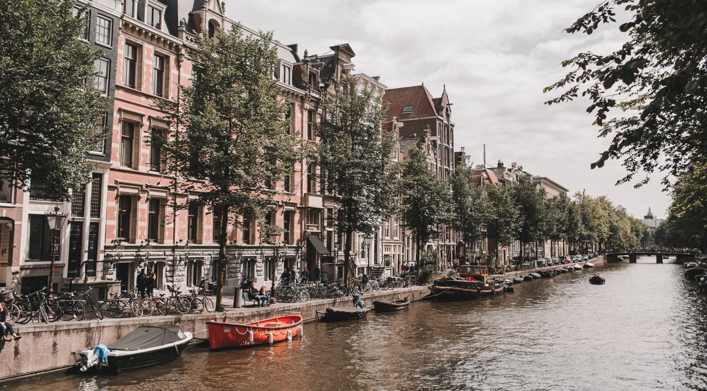 Як Дістатися з Аеропорту Схіпхол до Амстердама