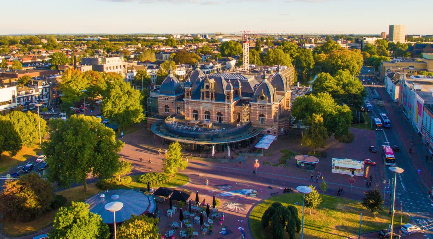 Як Дістатися з Аеропорту Схіпхол до Арнема