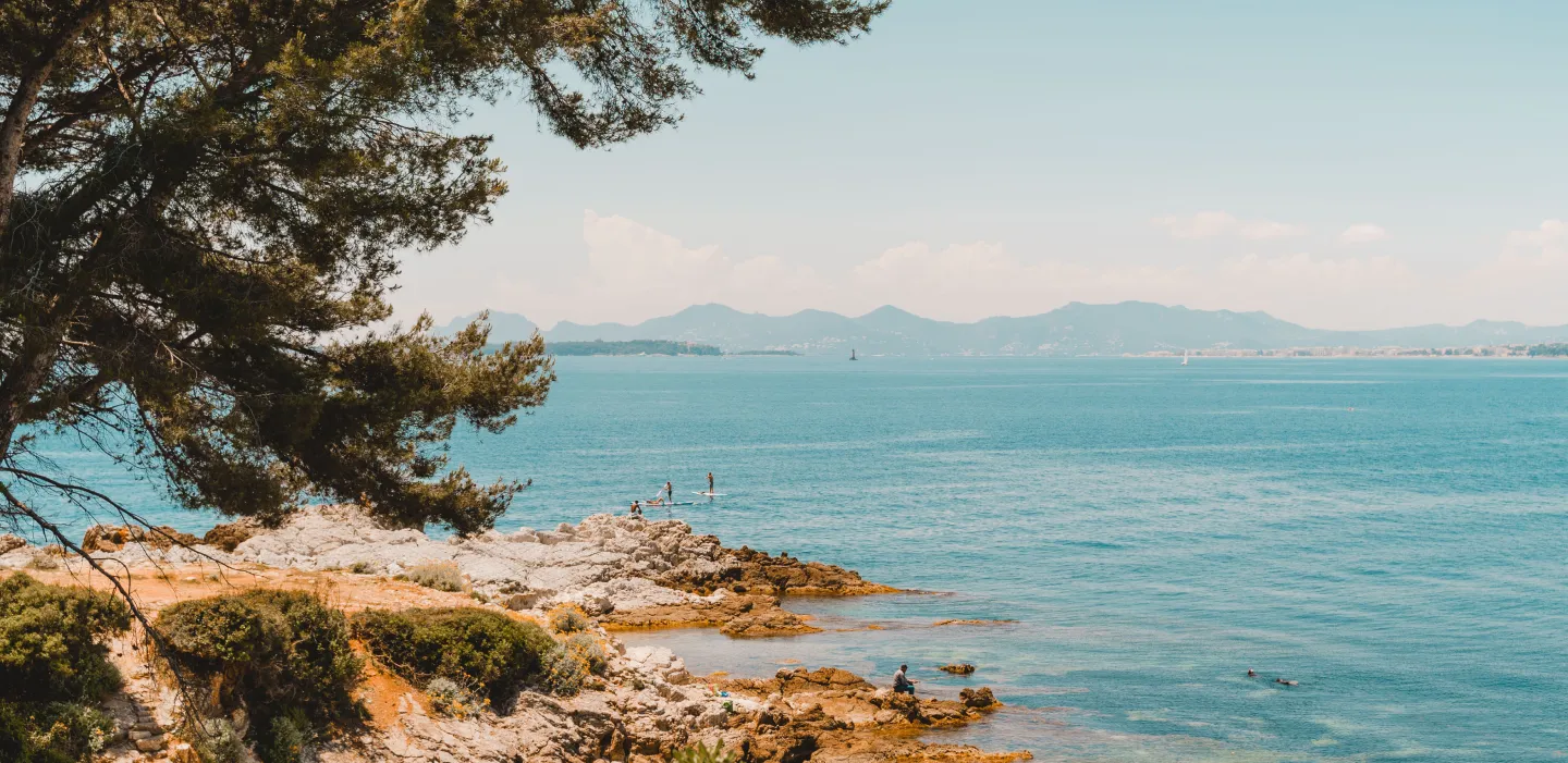 How to Get to Antibes from Nice Airport