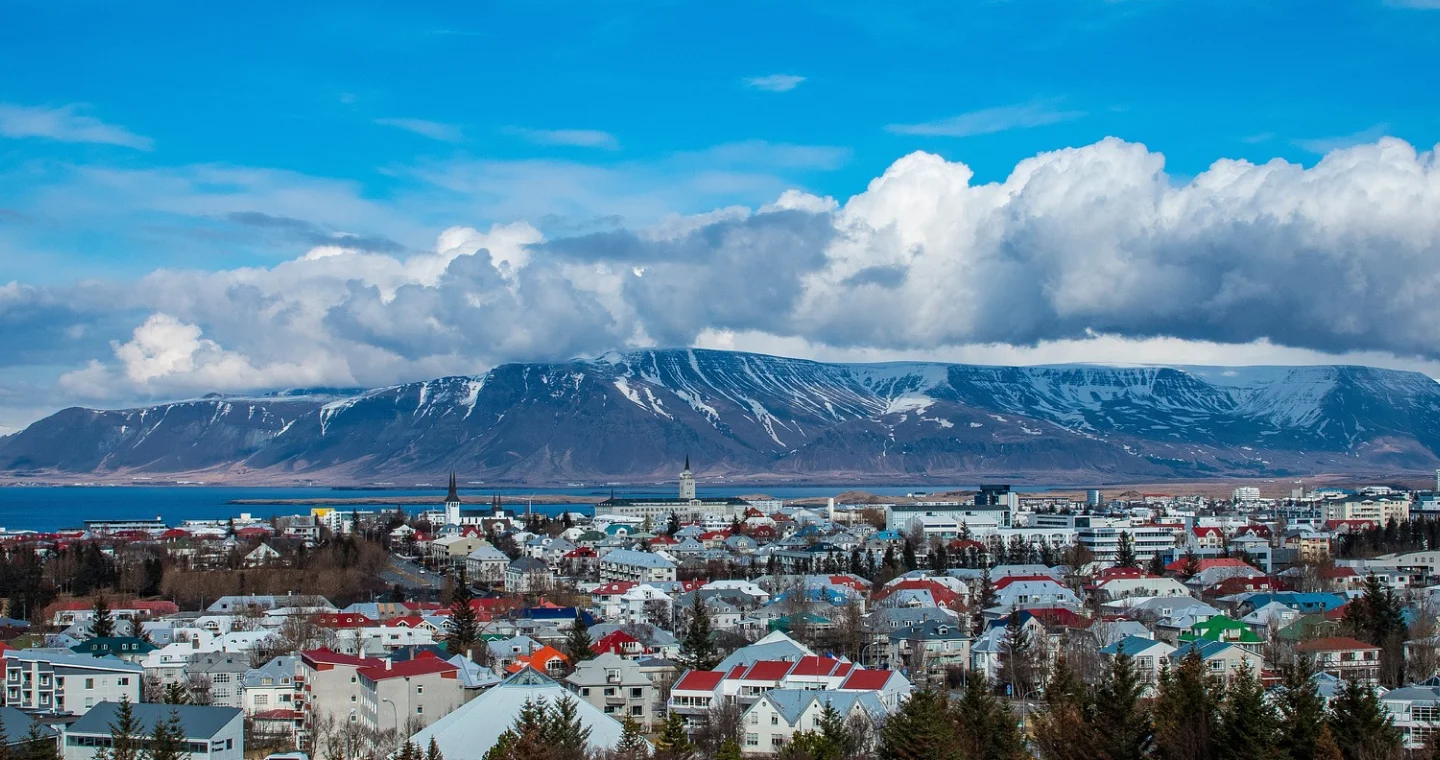 How to Get from Reykjavik Airport to City