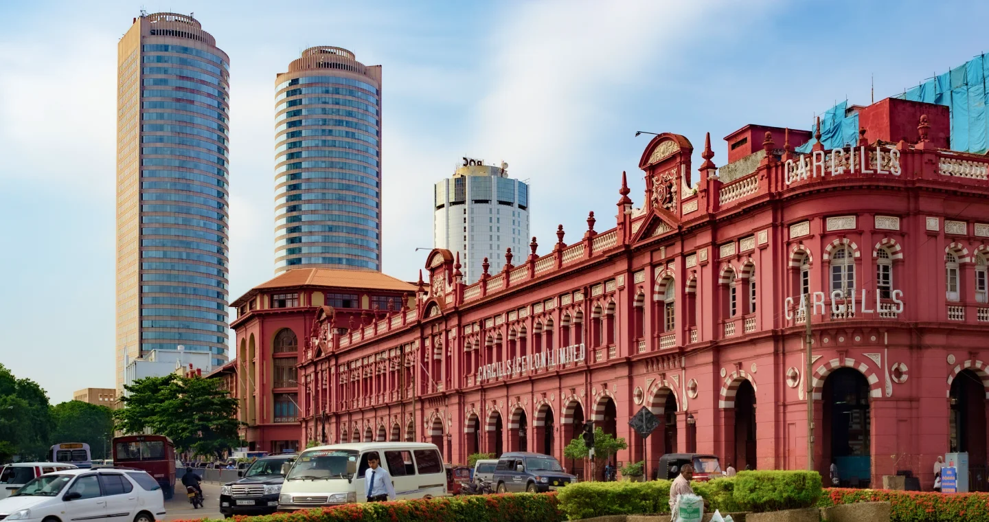 How to get from Colombo Airport to Colombo