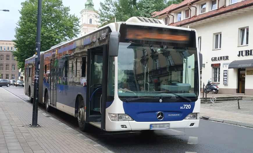 How to get from Krakow Airport to Krakow city center?