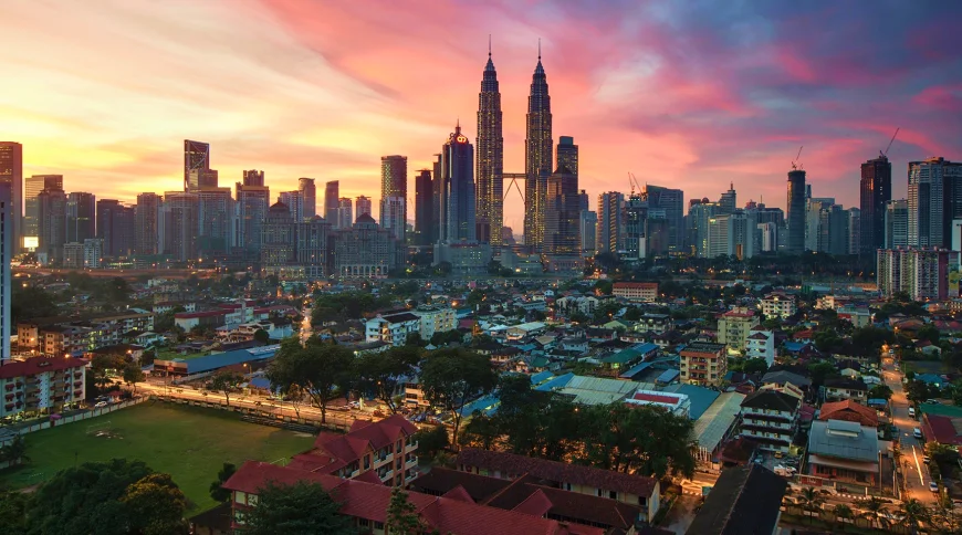 How to get from Kuala Lumpur Airport to Petronas Tower