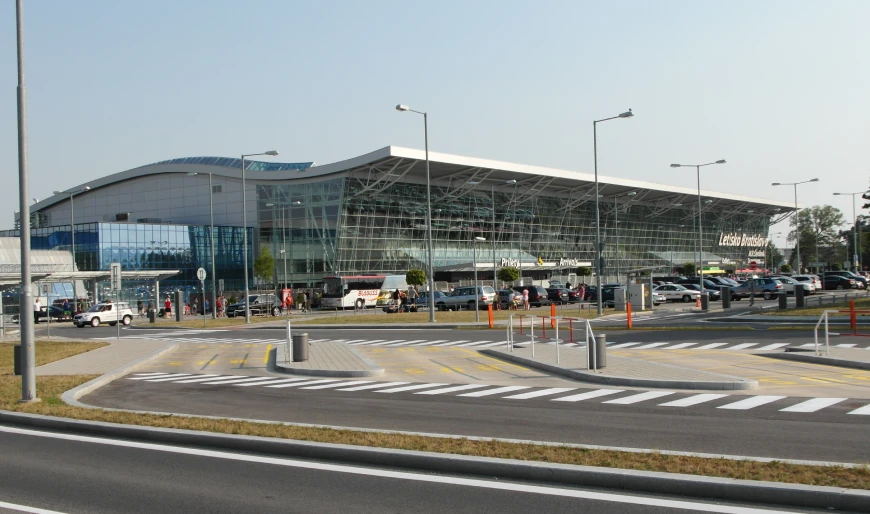 How to get from Bratislava Airport to City Centre