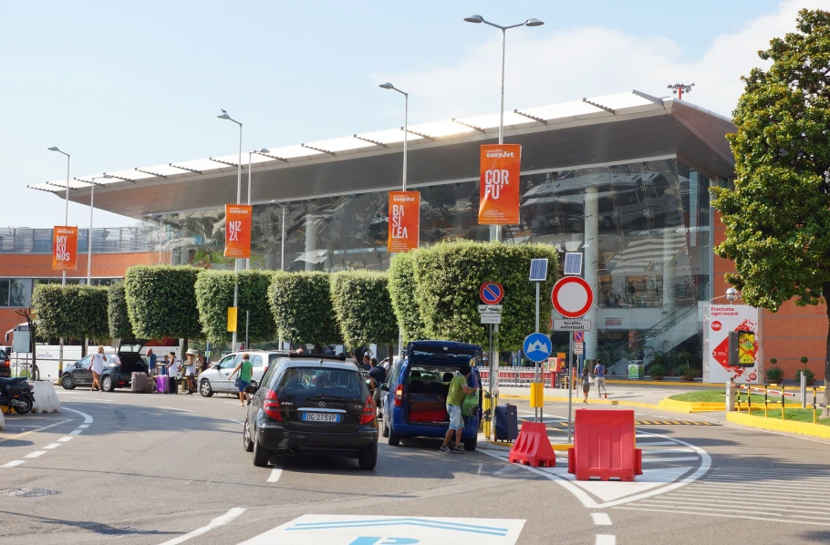 Taxi from Naples Airport to Pompeii