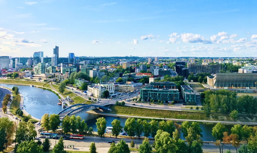 Jak Dojechać z Lotniska w Wilnie do Centrum Miasta