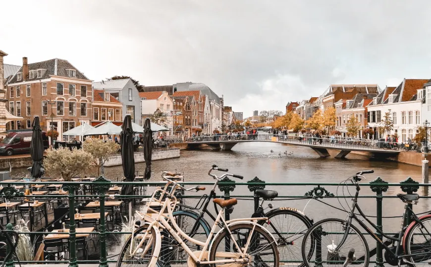 Amsterdam Havaalanından Leiden'a Nasıl Gidilir?