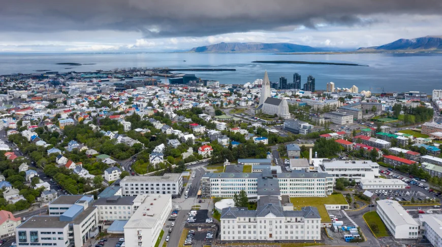 Сomment Aller de Aéroport International de Keflavík à Reykjavik